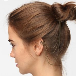 URBAN OUTFITTERS Ear Hook w/ Hair Comb